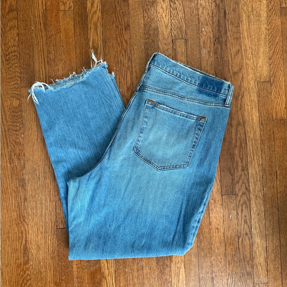 Abercrombie Ankle Straight Ultra High Rise | 35L / 20L / 35x28 | Medium Wash
